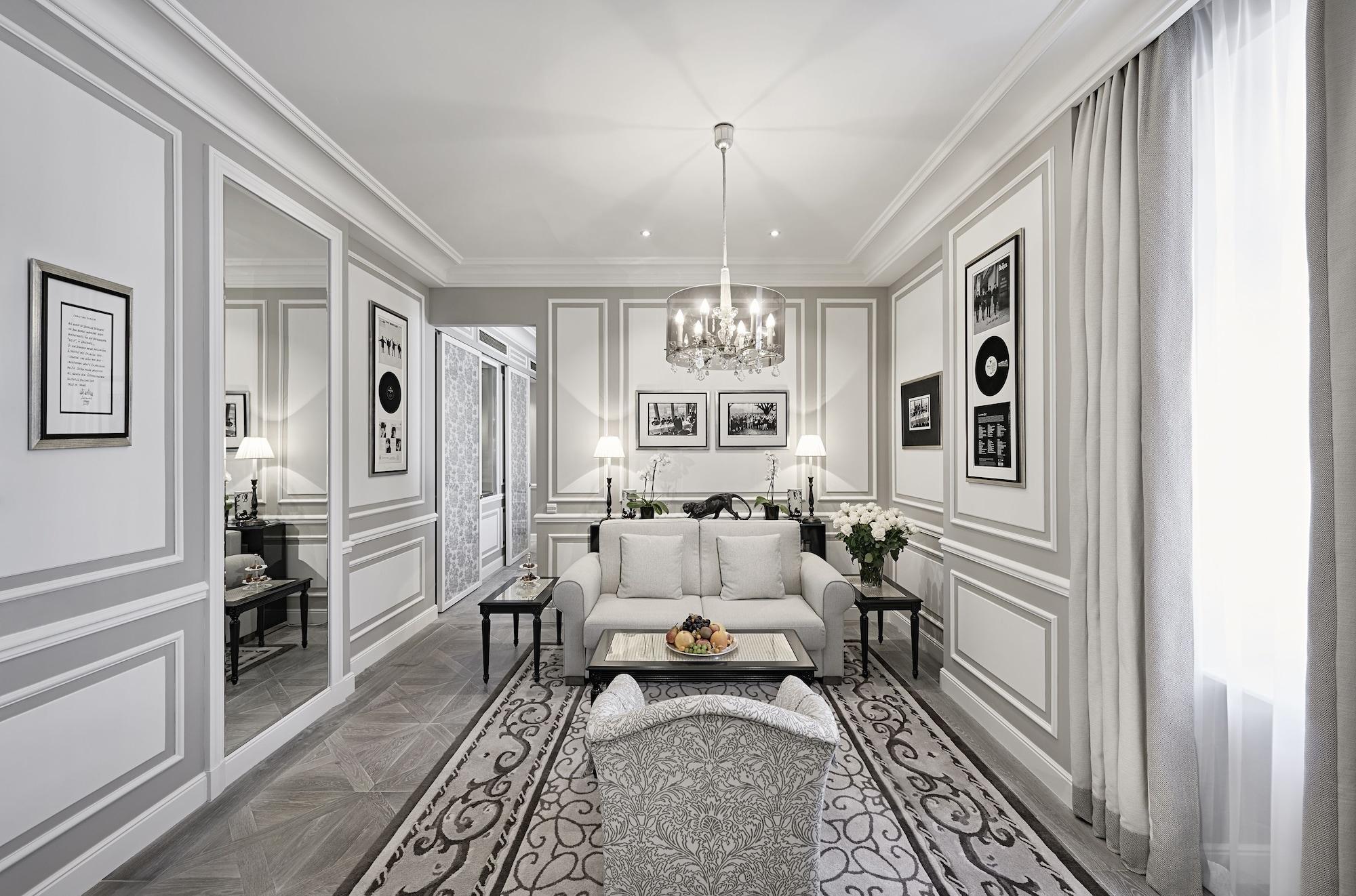 Hotel Sacher Salzburg Eksteriør billede A suite at the hotel