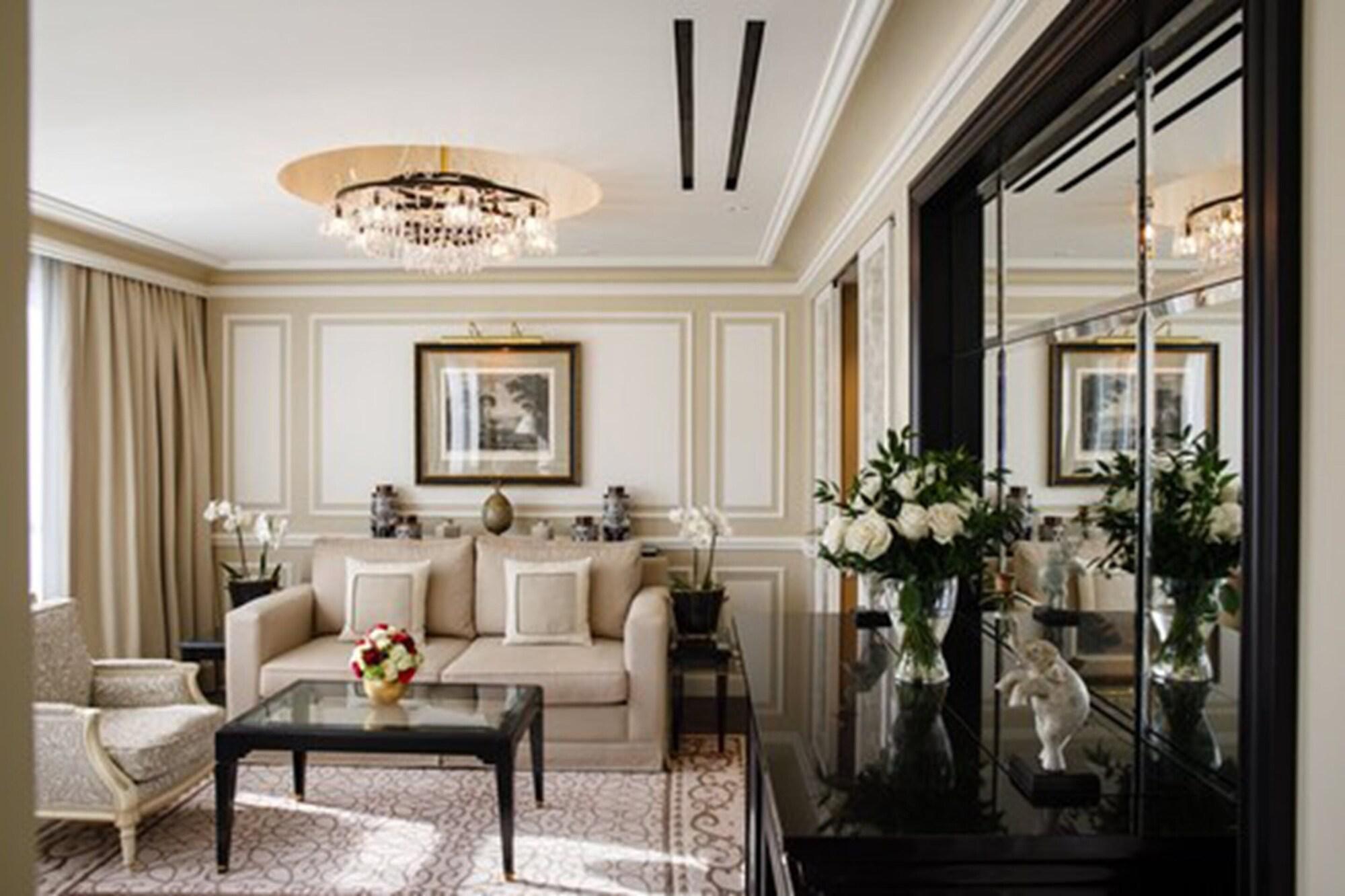 Hotel Sacher Salzburg Eksteriør billede A suite at the Four Seasons Hotel