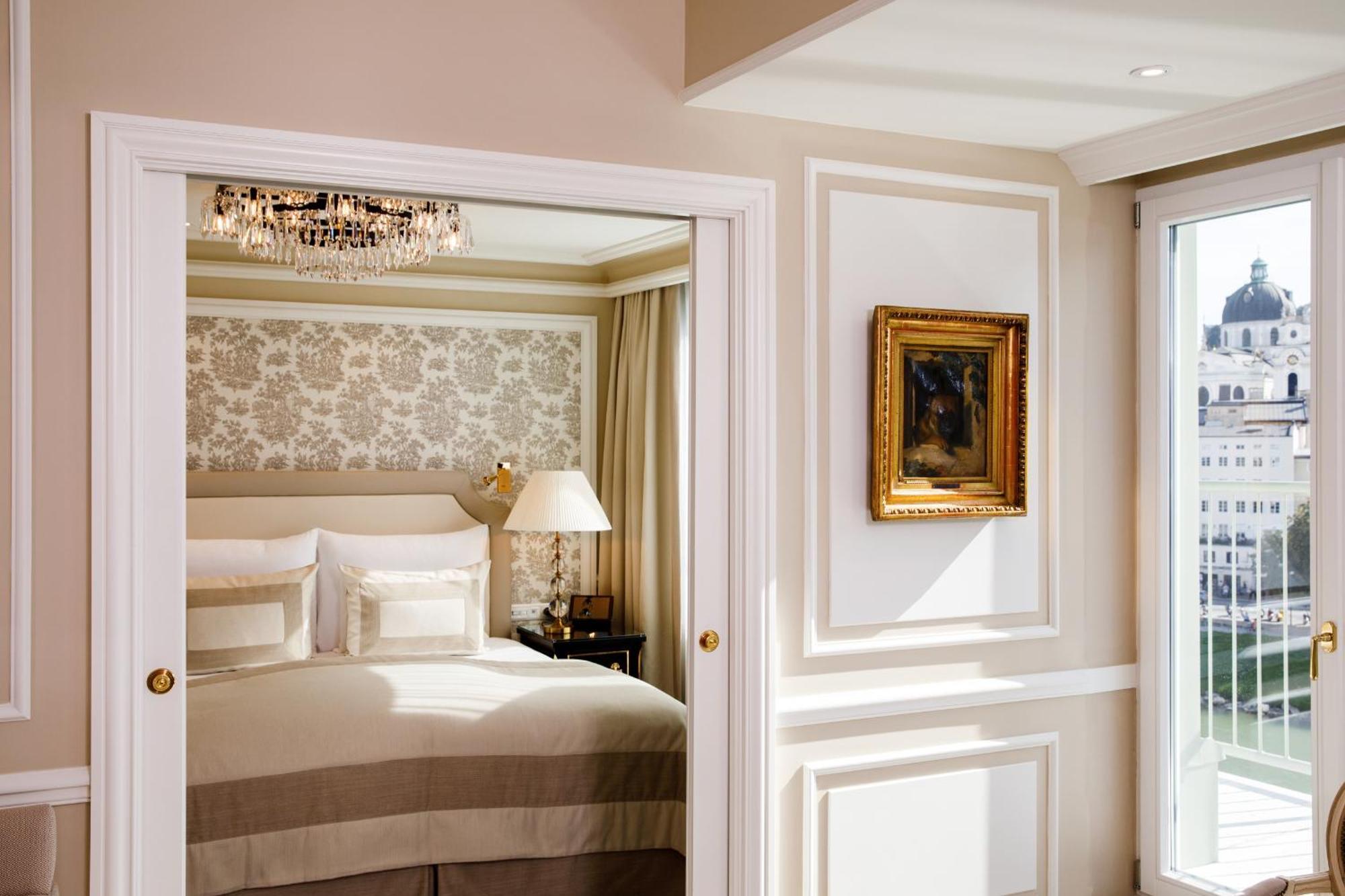 Hotel Sacher Salzburg Eksteriør billede A suite at the Four Seasons Hotel