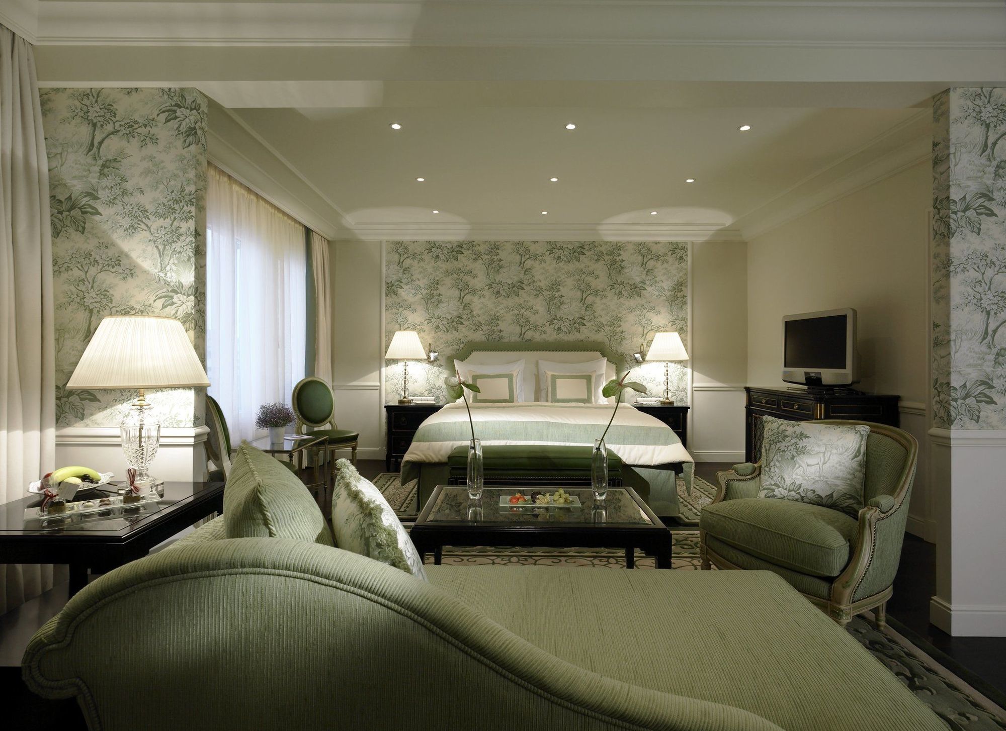 Hotel Sacher Salzburg Værelse billede A suite at the Mandarin Oriental, Paris